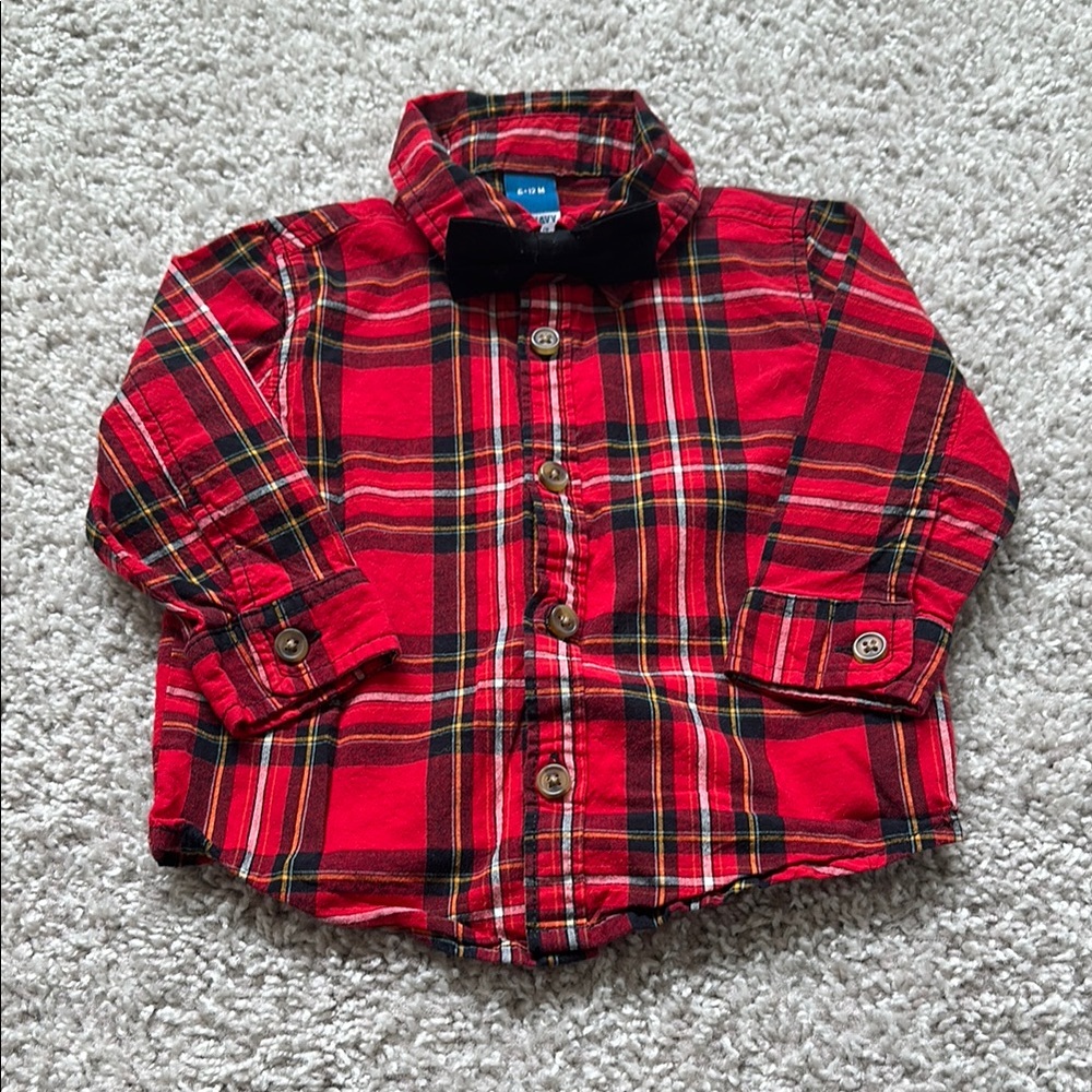 Old Navy Red and Black Button Down Shirt Classic Plaid